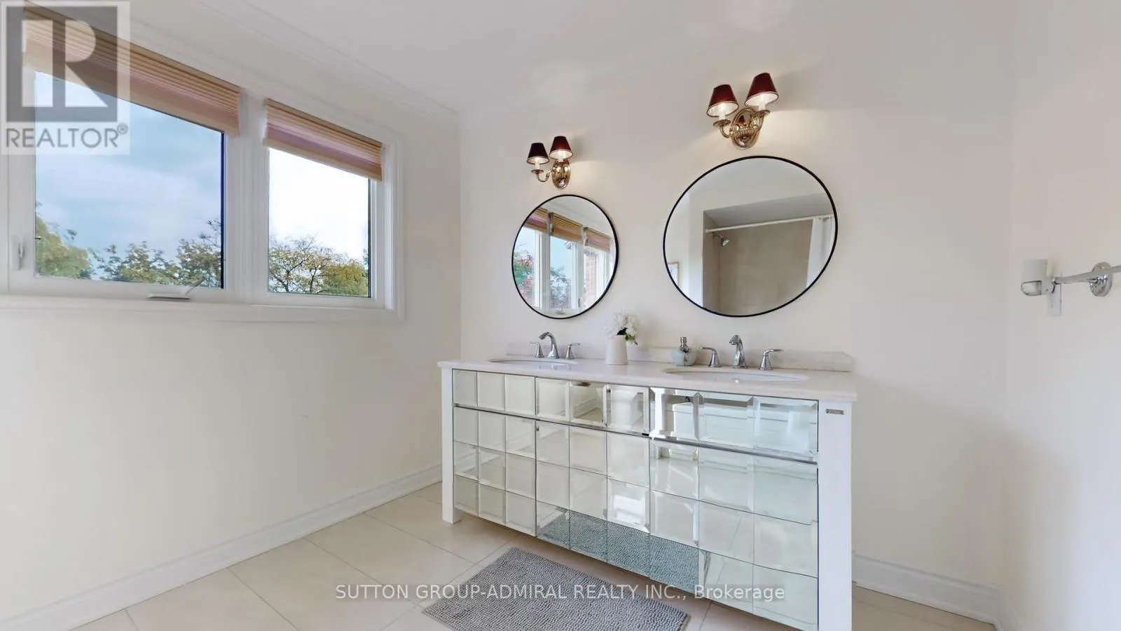 6 MCDOUGALL COURT