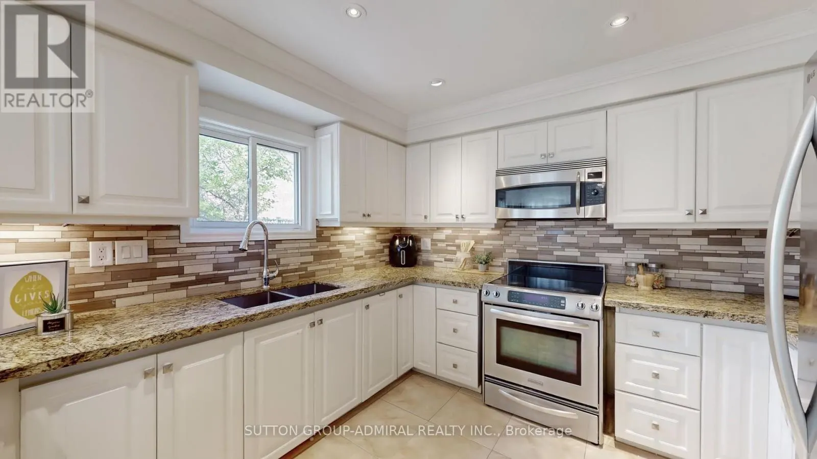 6 MCDOUGALL COURT