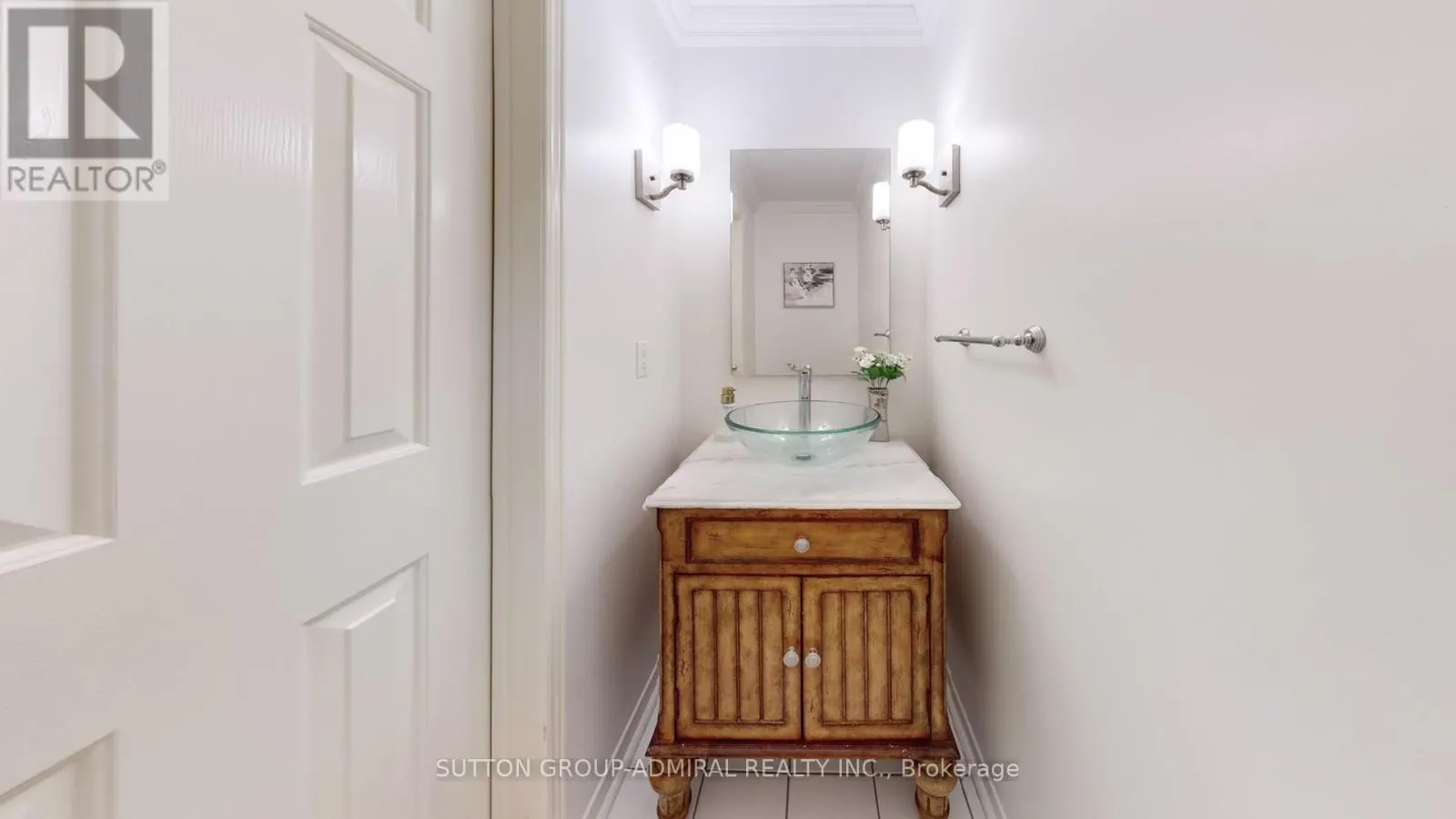 6 MCDOUGALL COURT