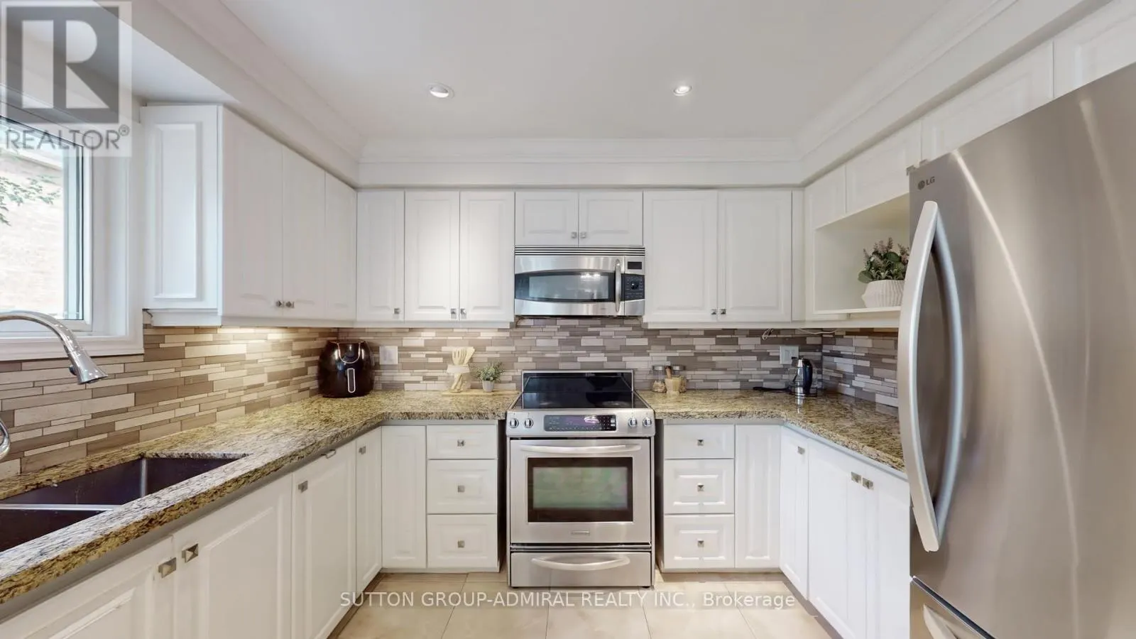 6 MCDOUGALL COURT