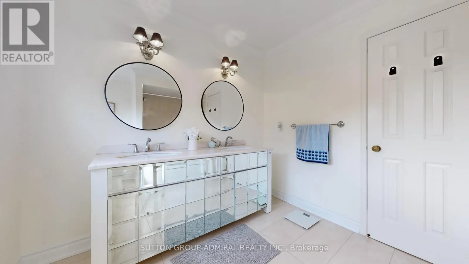 6 MCDOUGALL COURT