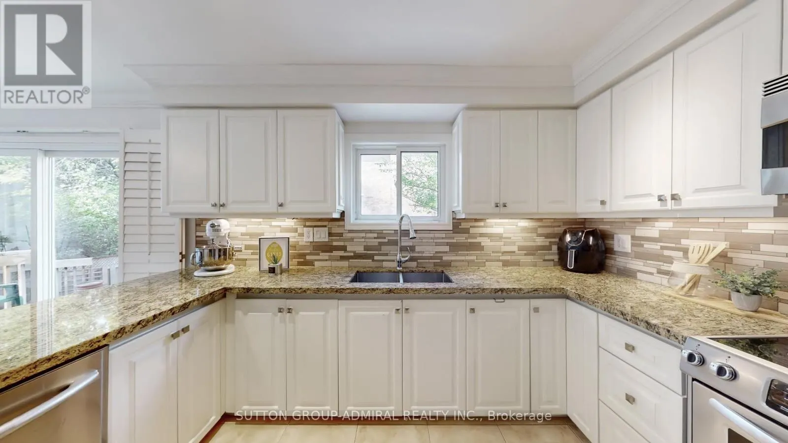 6 MCDOUGALL COURT