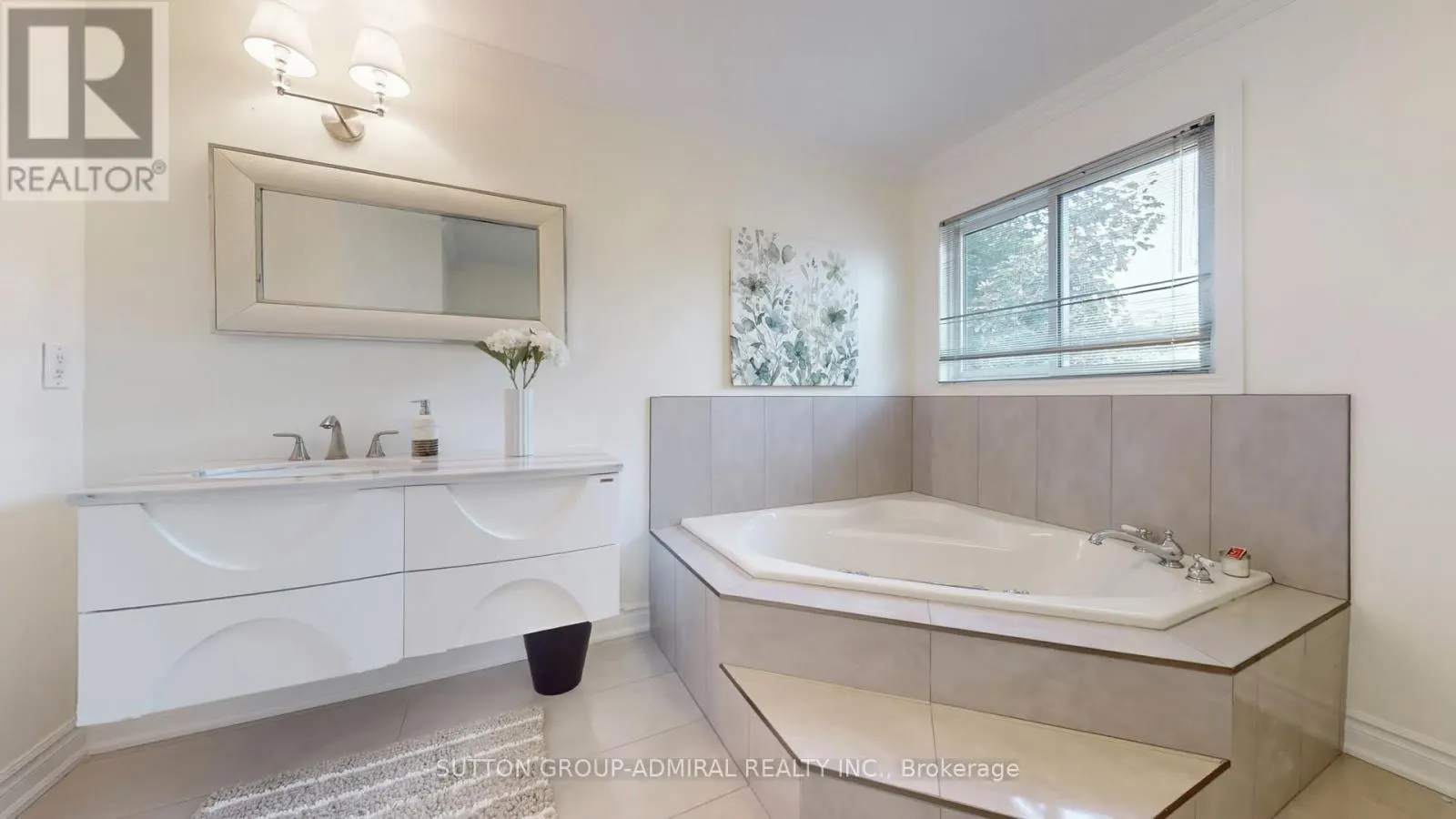 6 MCDOUGALL COURT