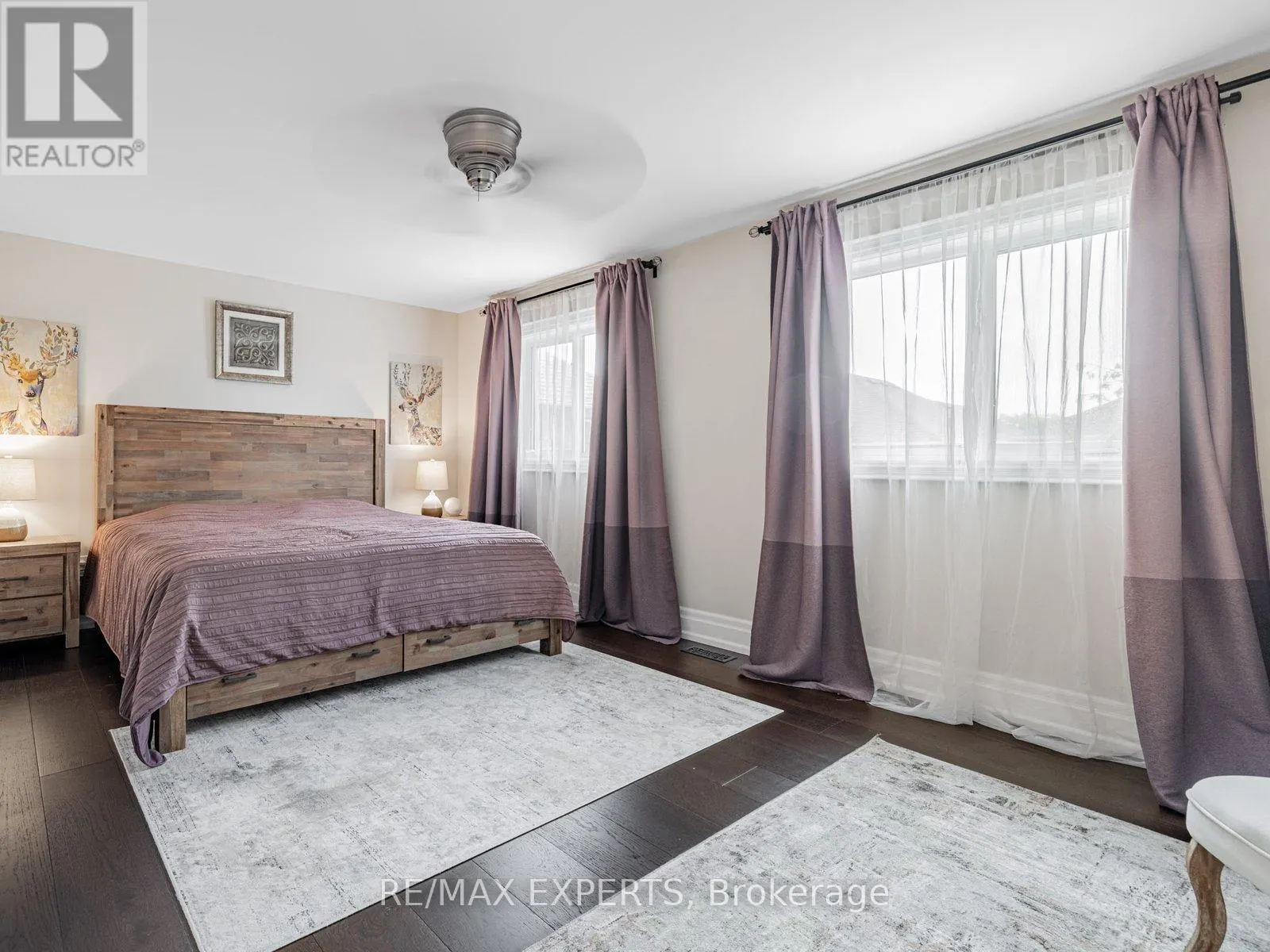 6 LOOKOUT POINT COURT