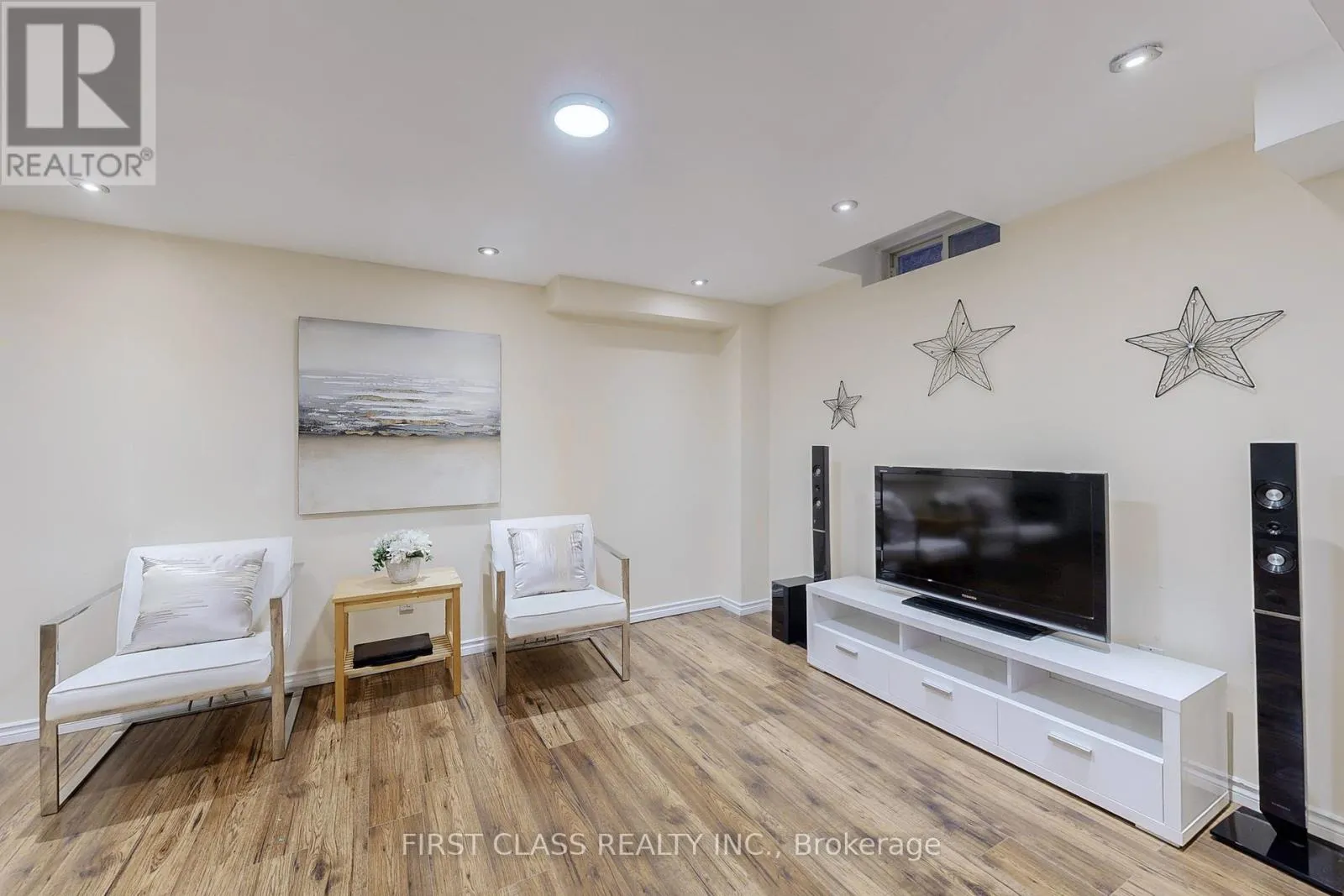 79 CARNOUSTIE CRESCENT
