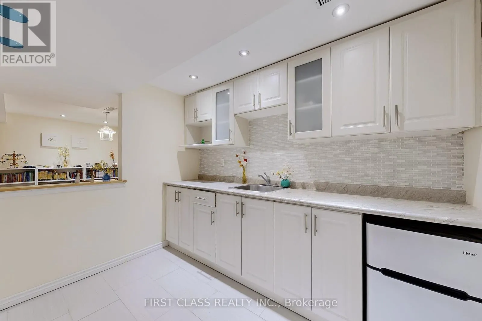 79 CARNOUSTIE CRESCENT