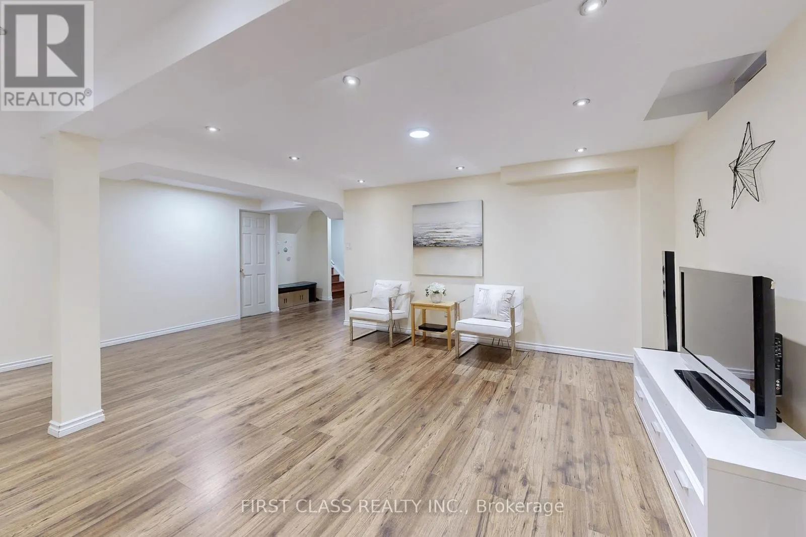 79 CARNOUSTIE CRESCENT