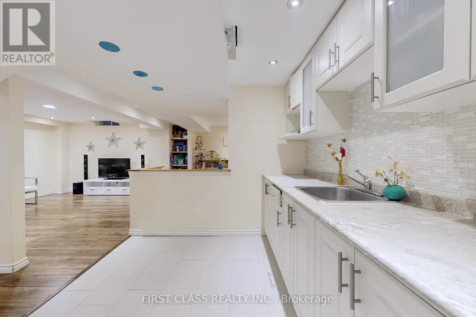 79 CARNOUSTIE CRESCENT