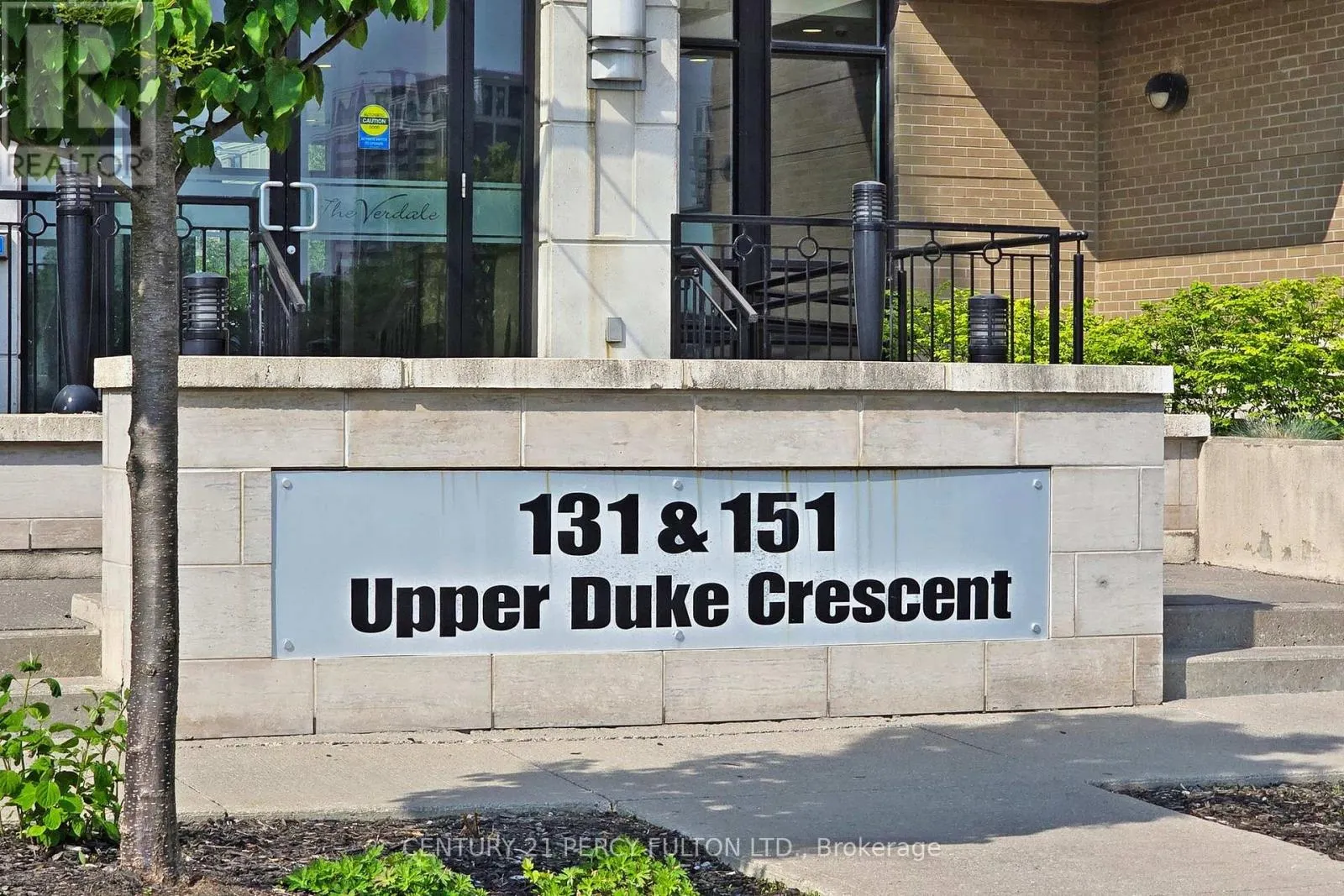 207 - 131 UPPER DUKE CRESCENT