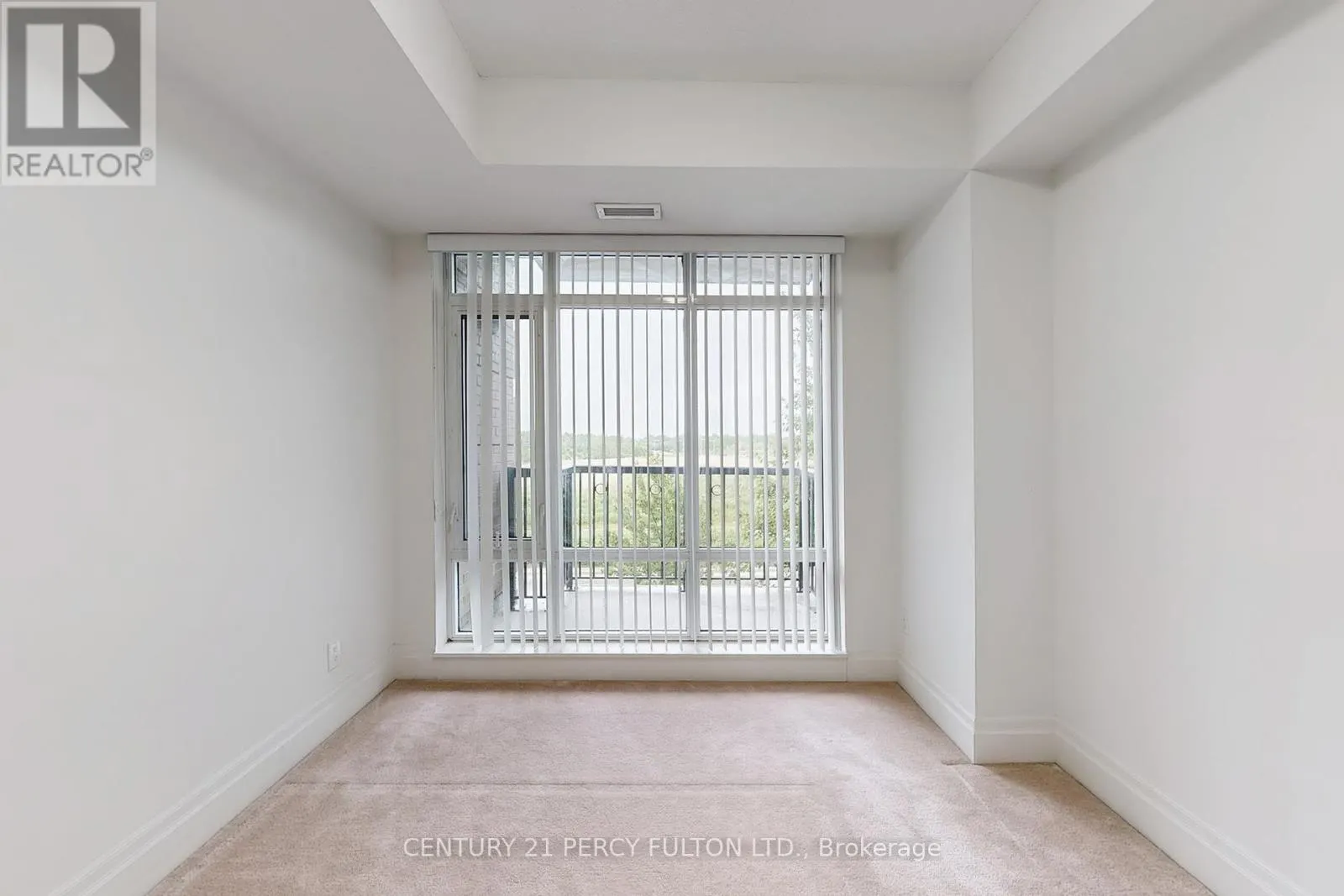 207 - 131 UPPER DUKE CRESCENT