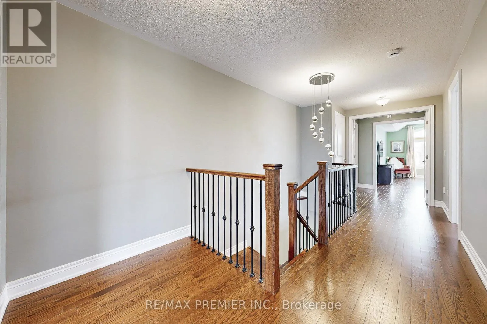 28 RIVOLI DRIVE