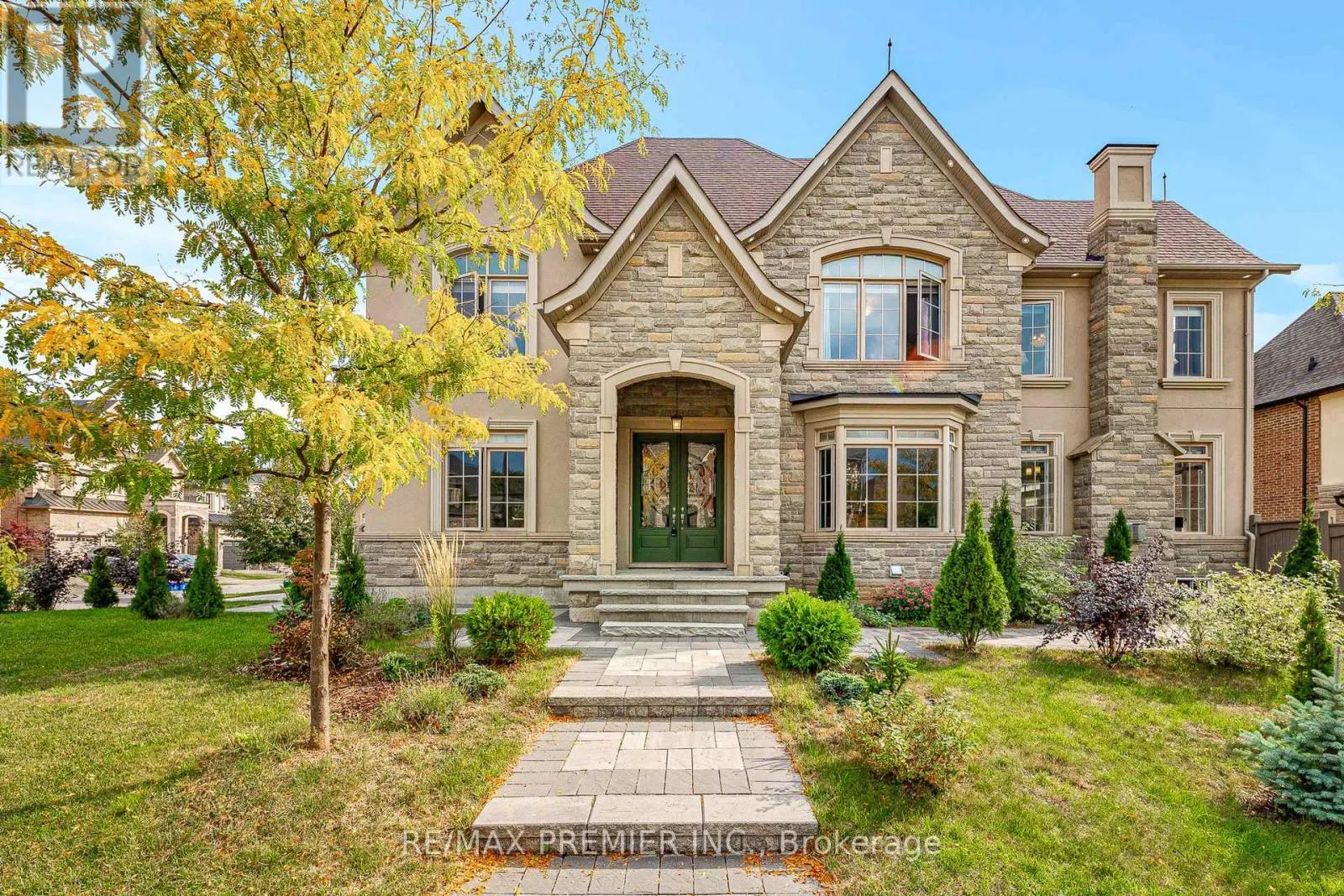 28 RIVOLI DRIVE
