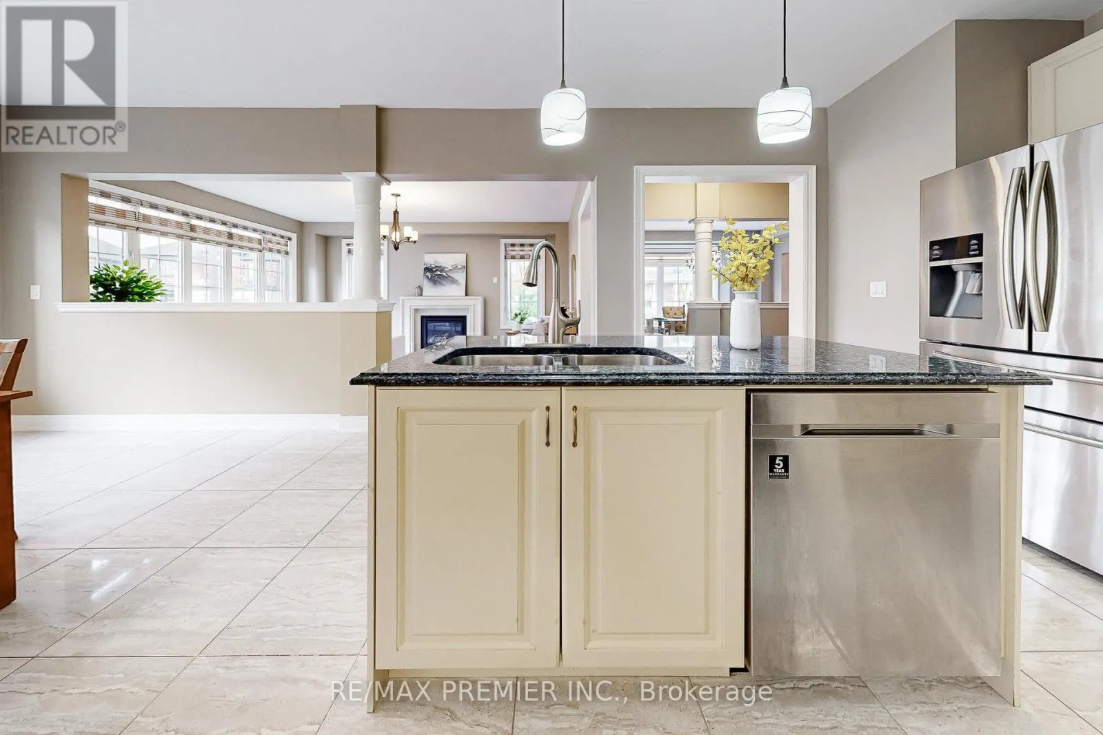 28 RIVOLI DRIVE