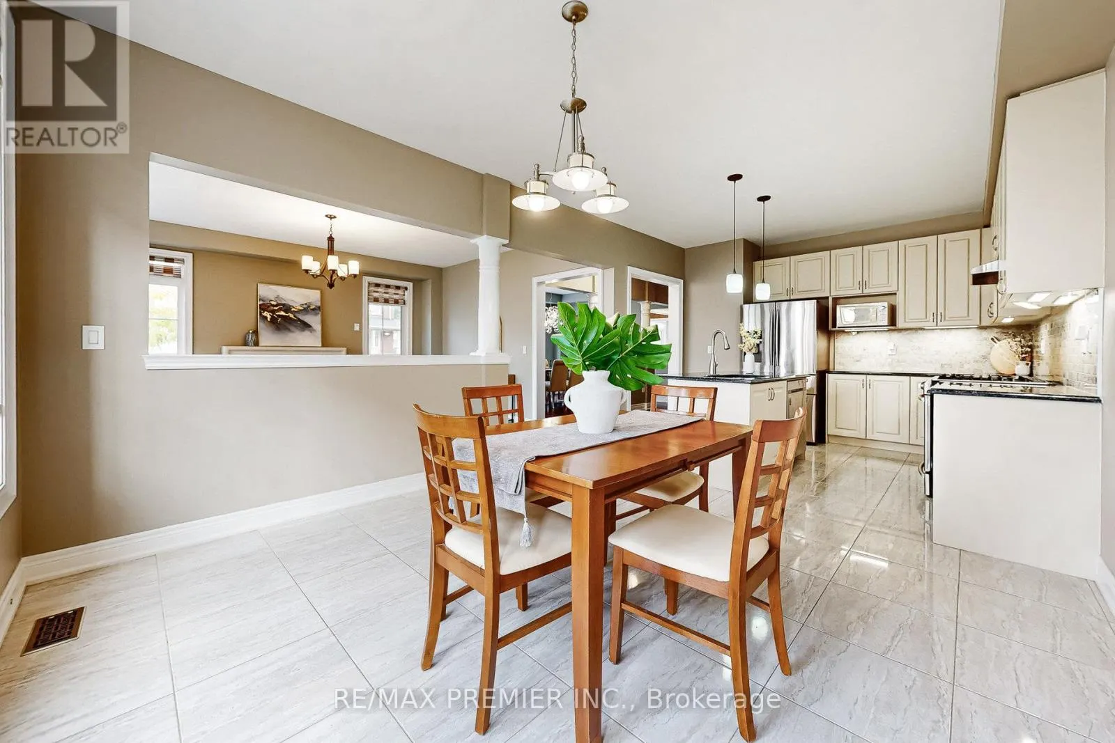 28 RIVOLI DRIVE
