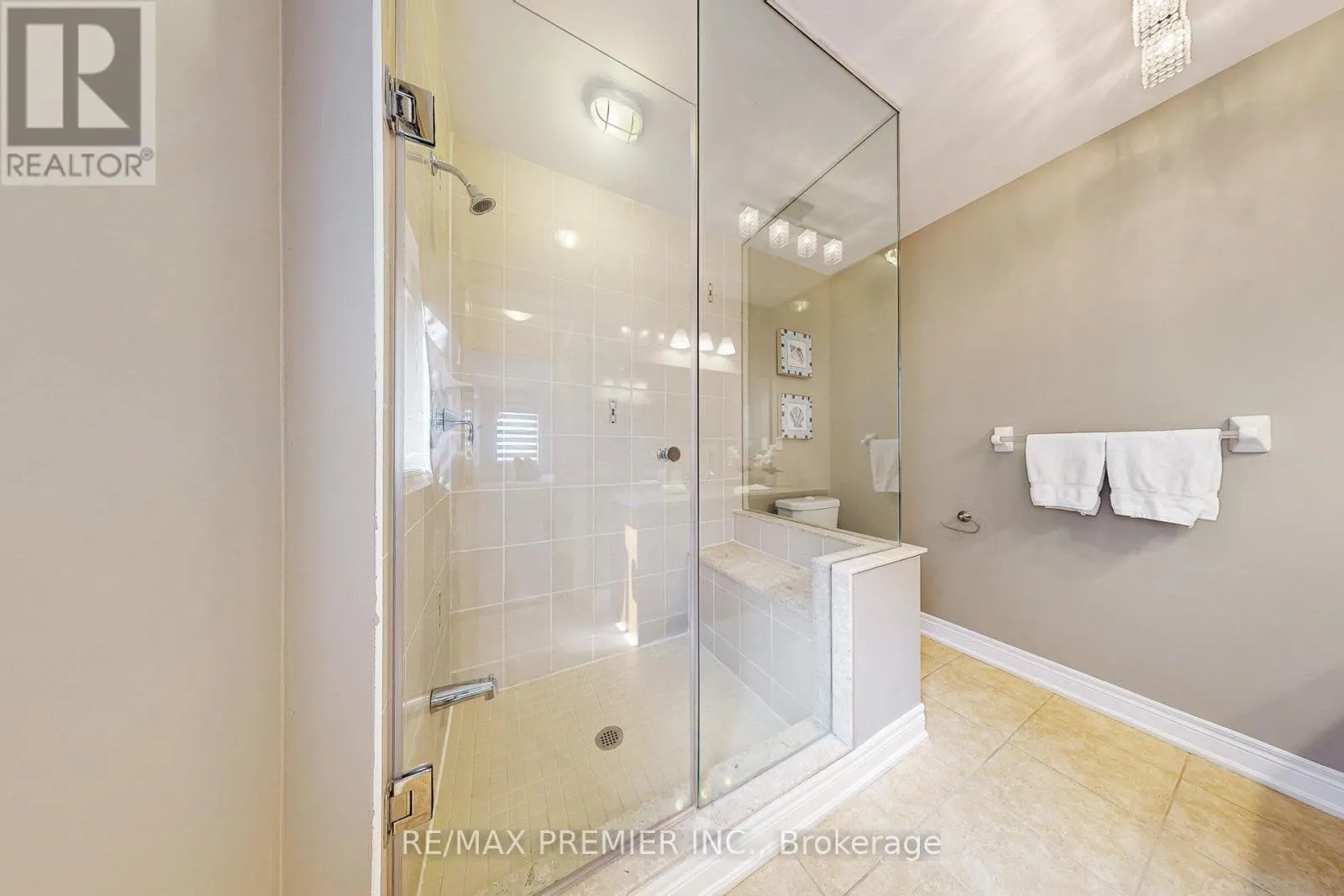 28 RIVOLI DRIVE