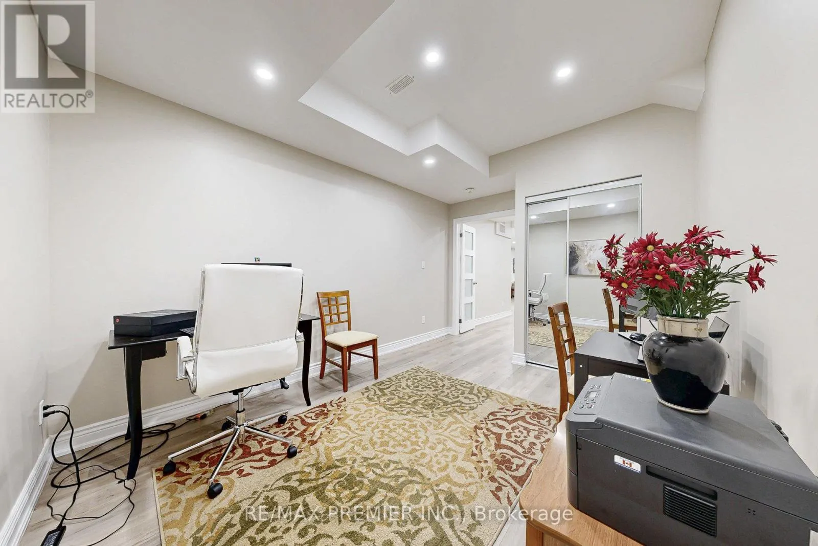 28 RIVOLI DRIVE