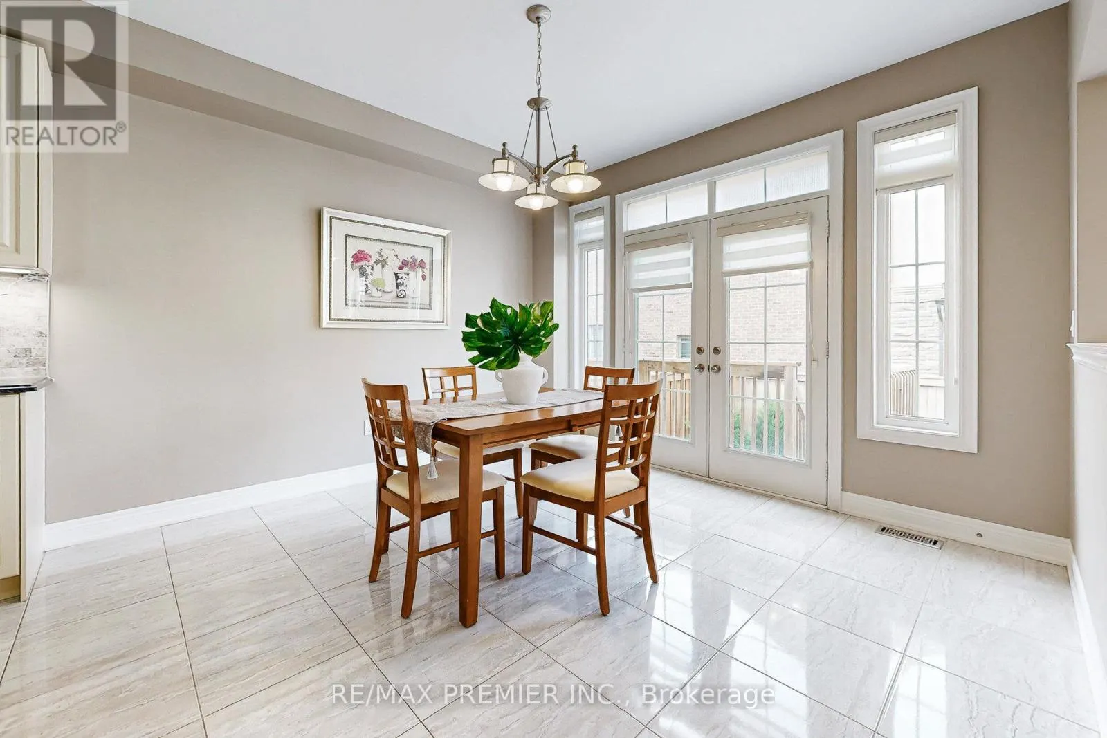 28 RIVOLI DRIVE