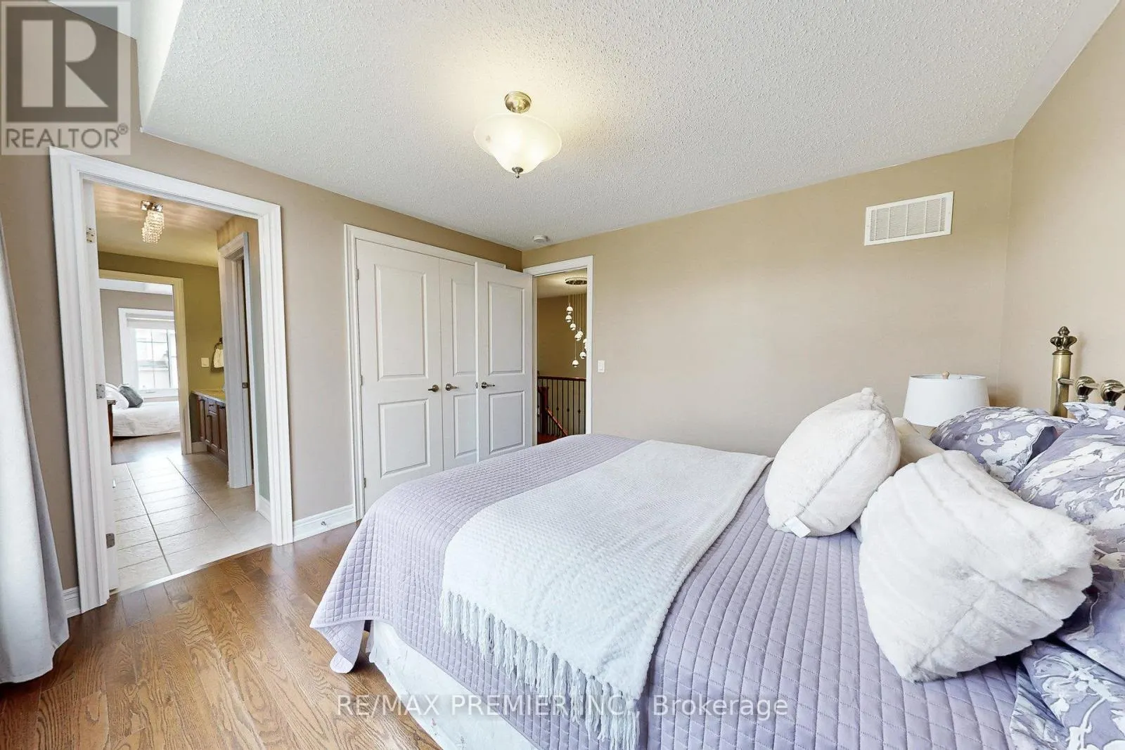 28 RIVOLI DRIVE