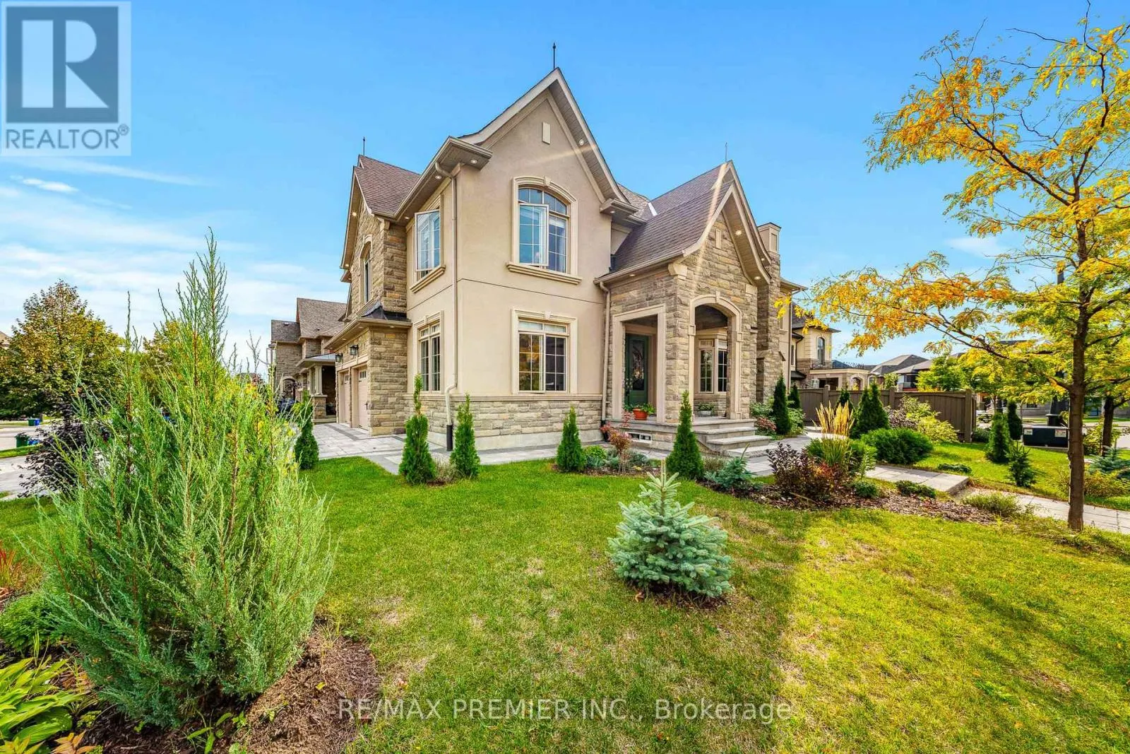 28 RIVOLI DRIVE