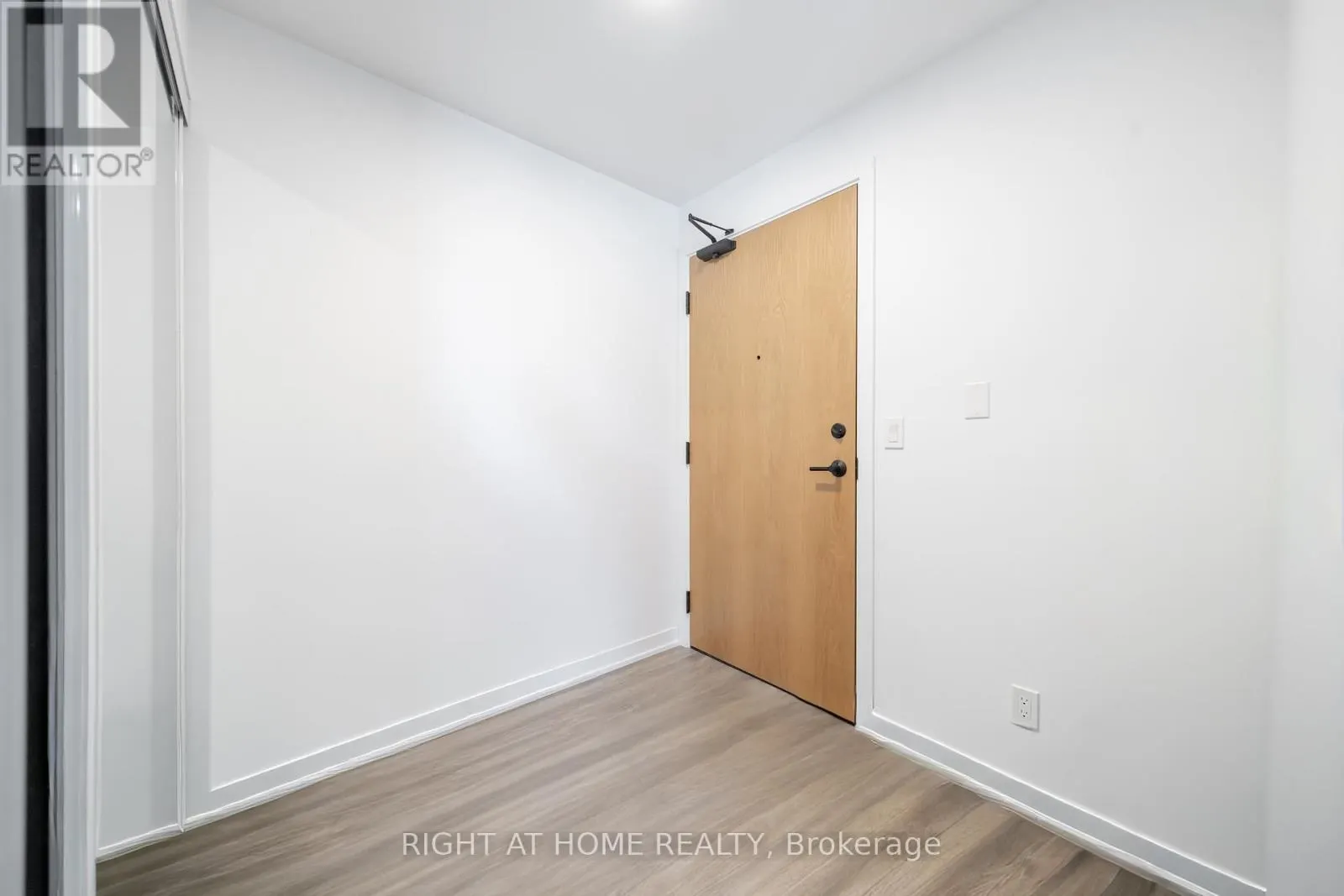 7950 BATHURST STREET