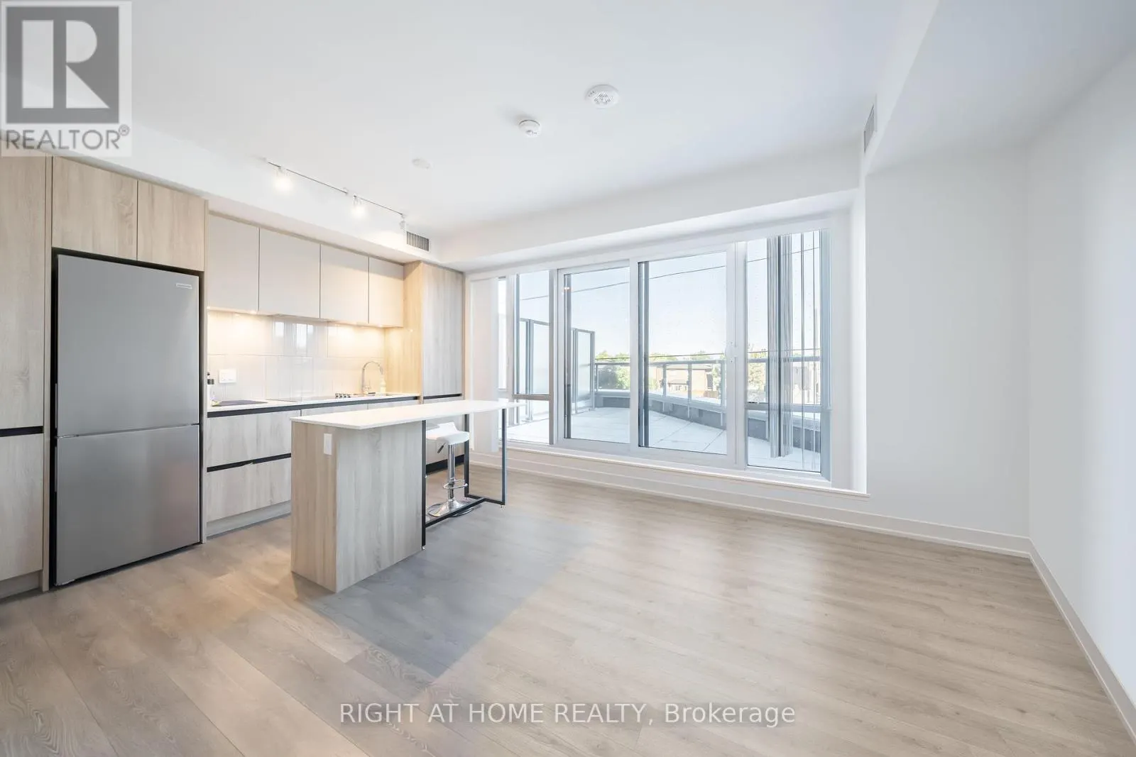 7950 BATHURST STREET