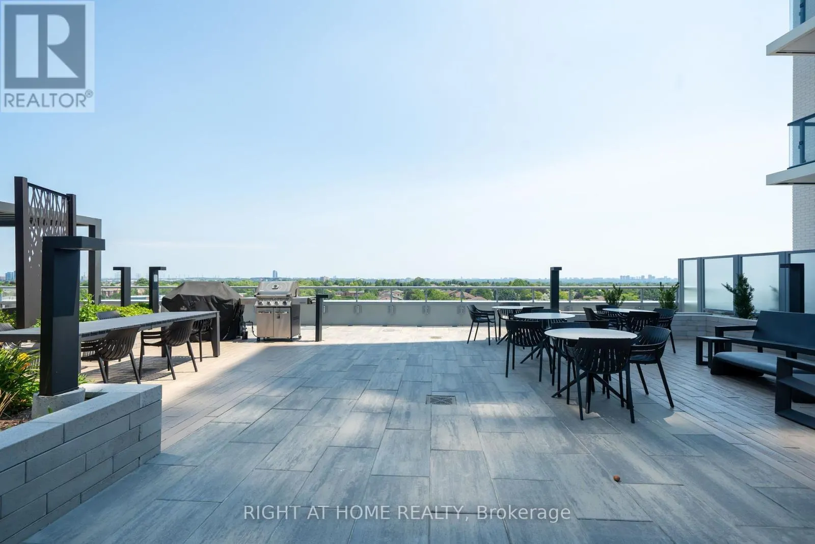 7950 BATHURST STREET