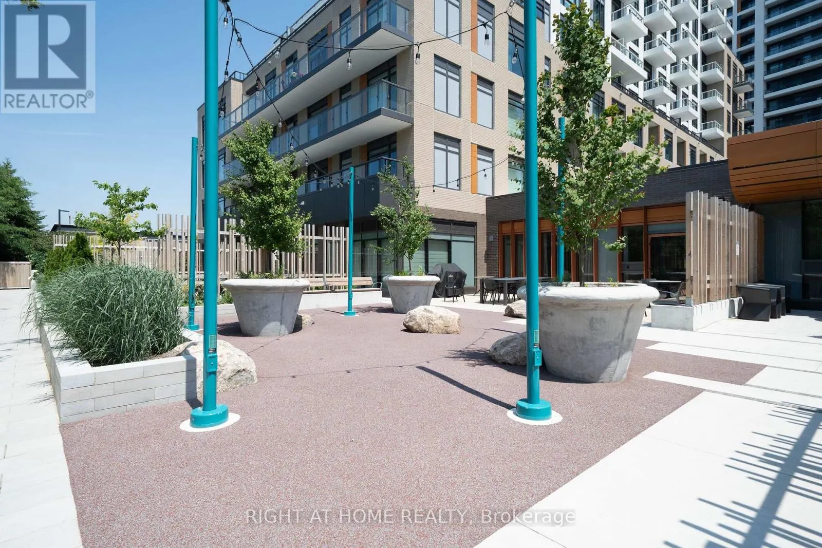 7950 BATHURST STREET