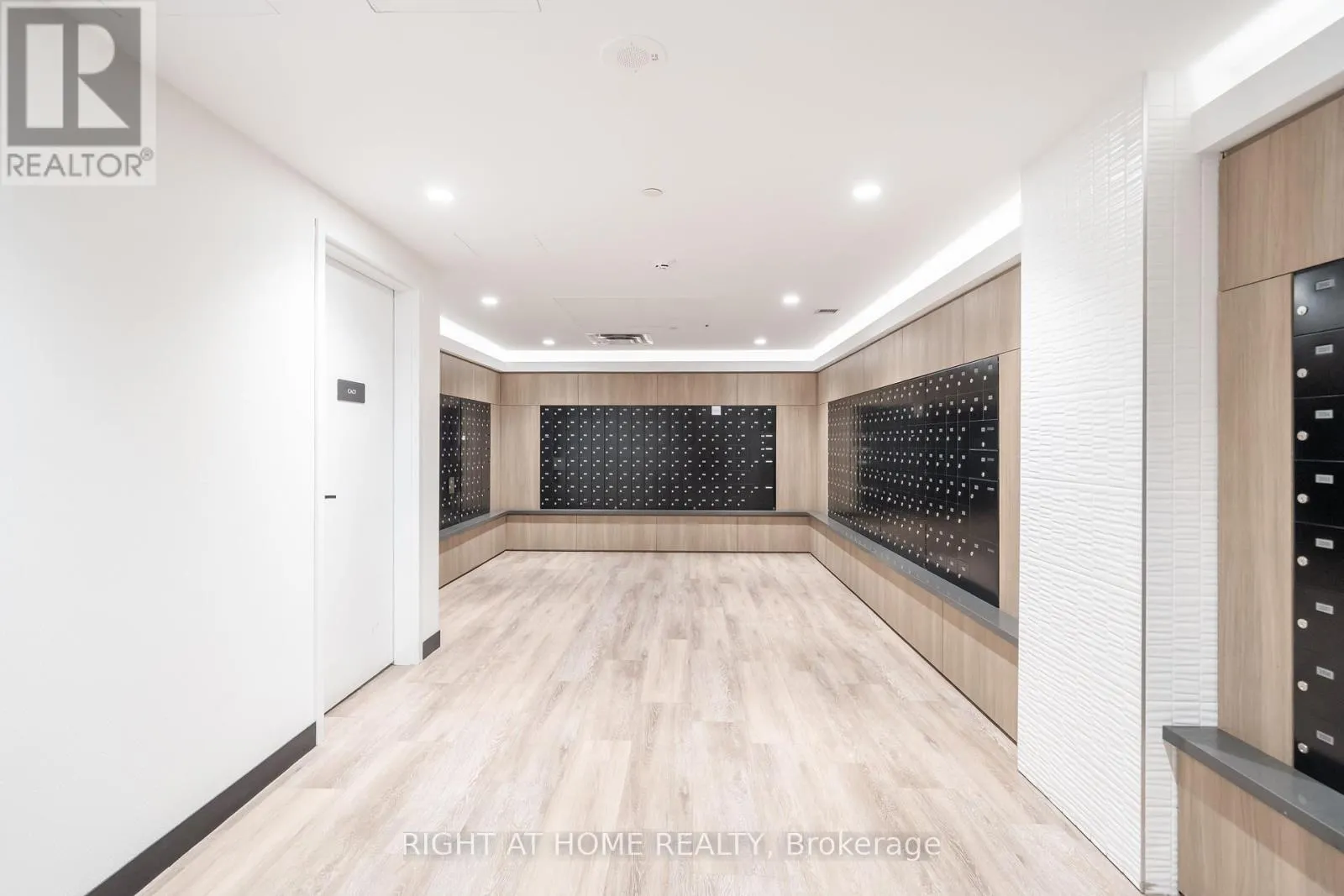 7950 BATHURST STREET