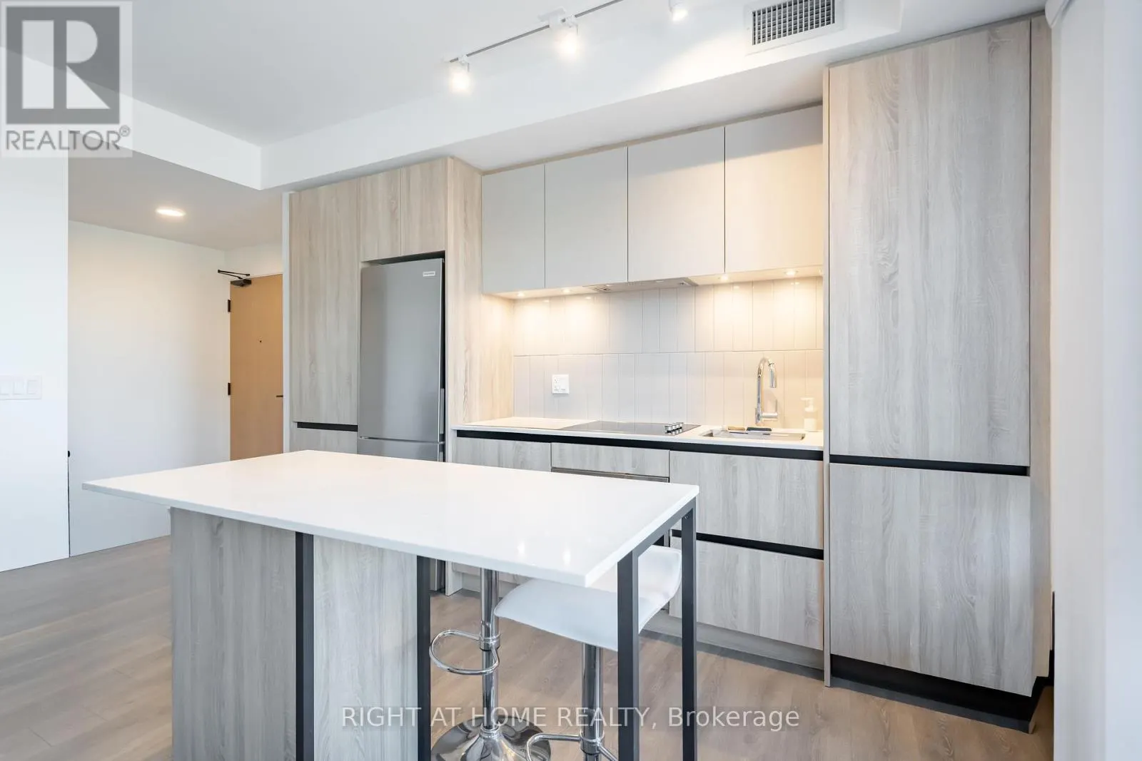 7950 BATHURST STREET