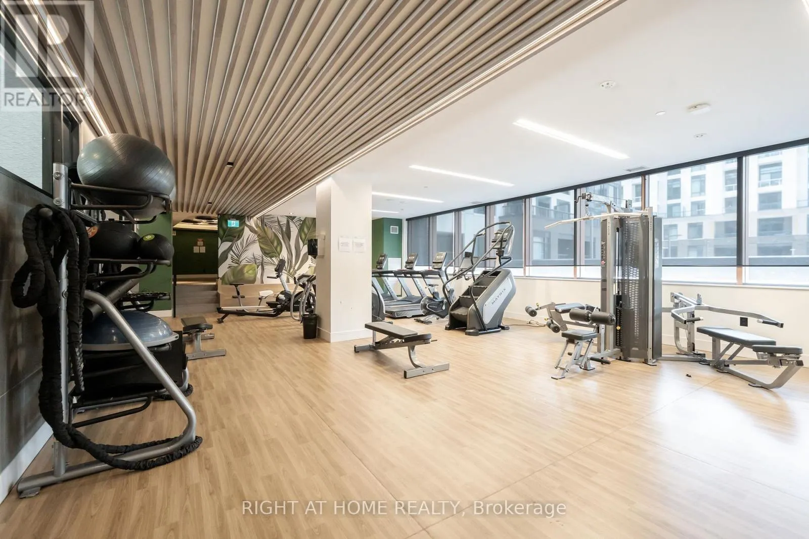 7950 BATHURST STREET