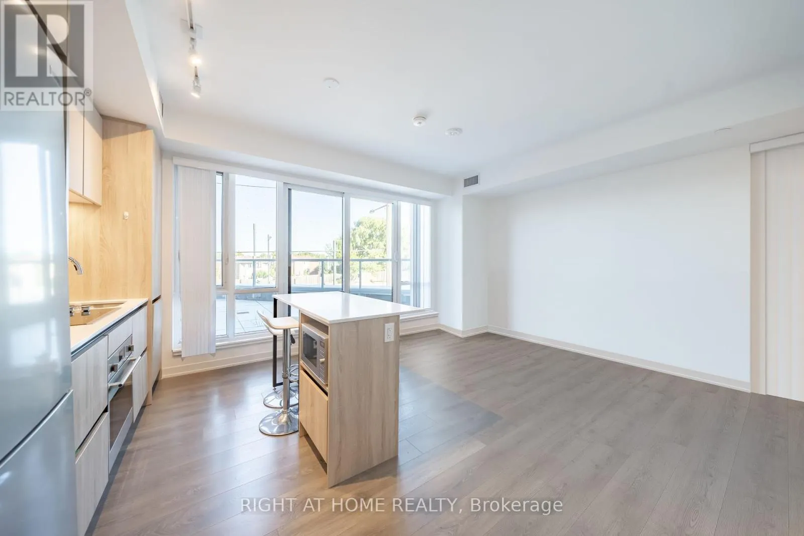7950 BATHURST STREET