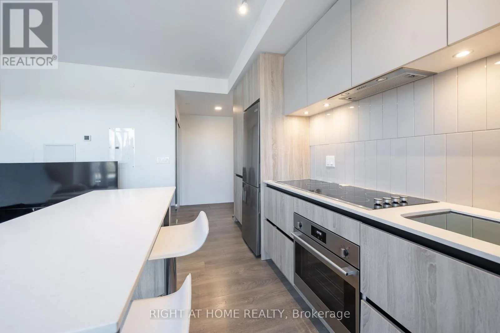 7950 BATHURST STREET