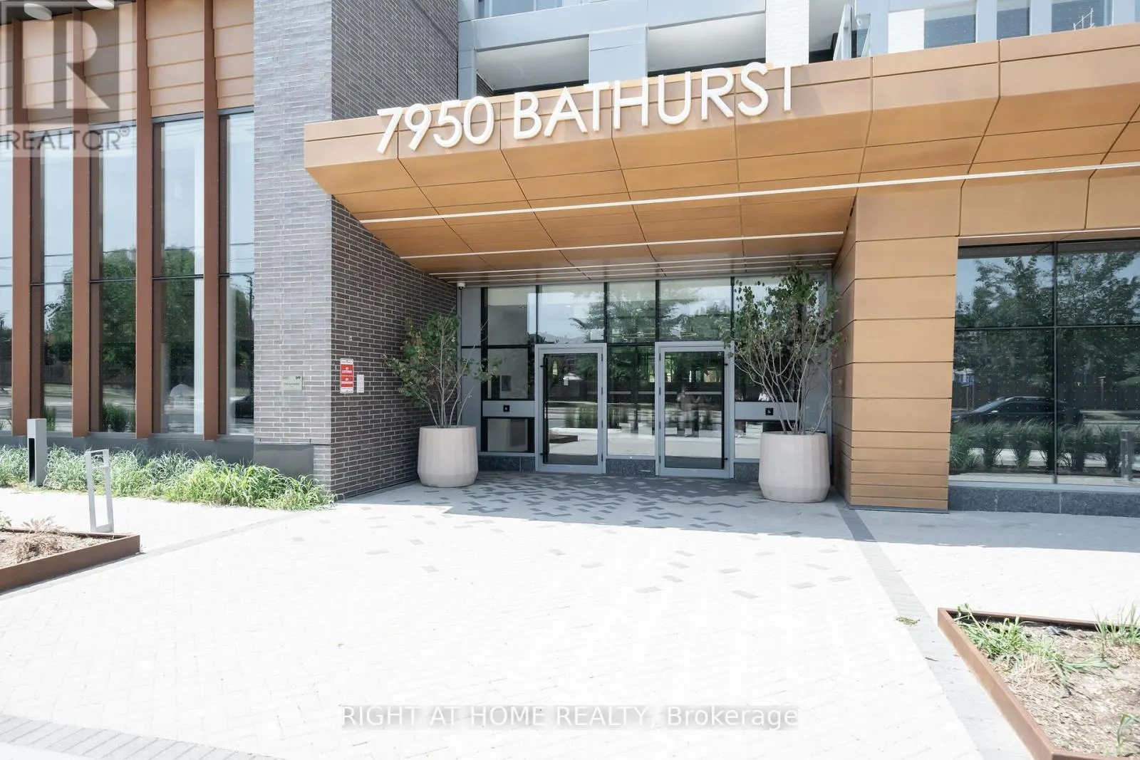 7950 BATHURST STREET