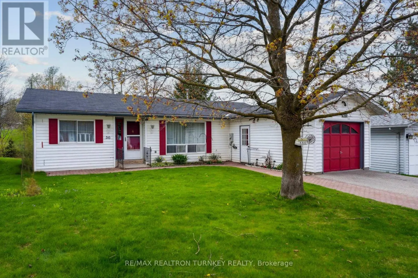 36 TECUMSETH PINES DRIVE