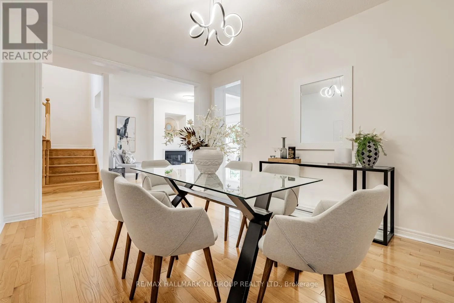 10 PALMETTE DRIVE