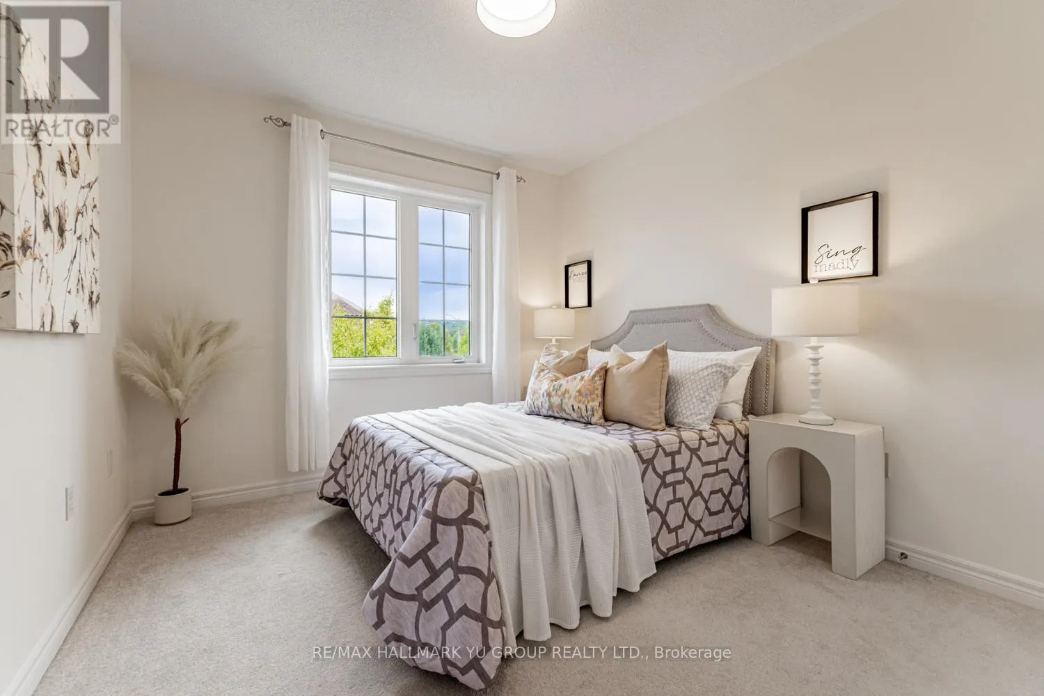 10 PALMETTE DRIVE