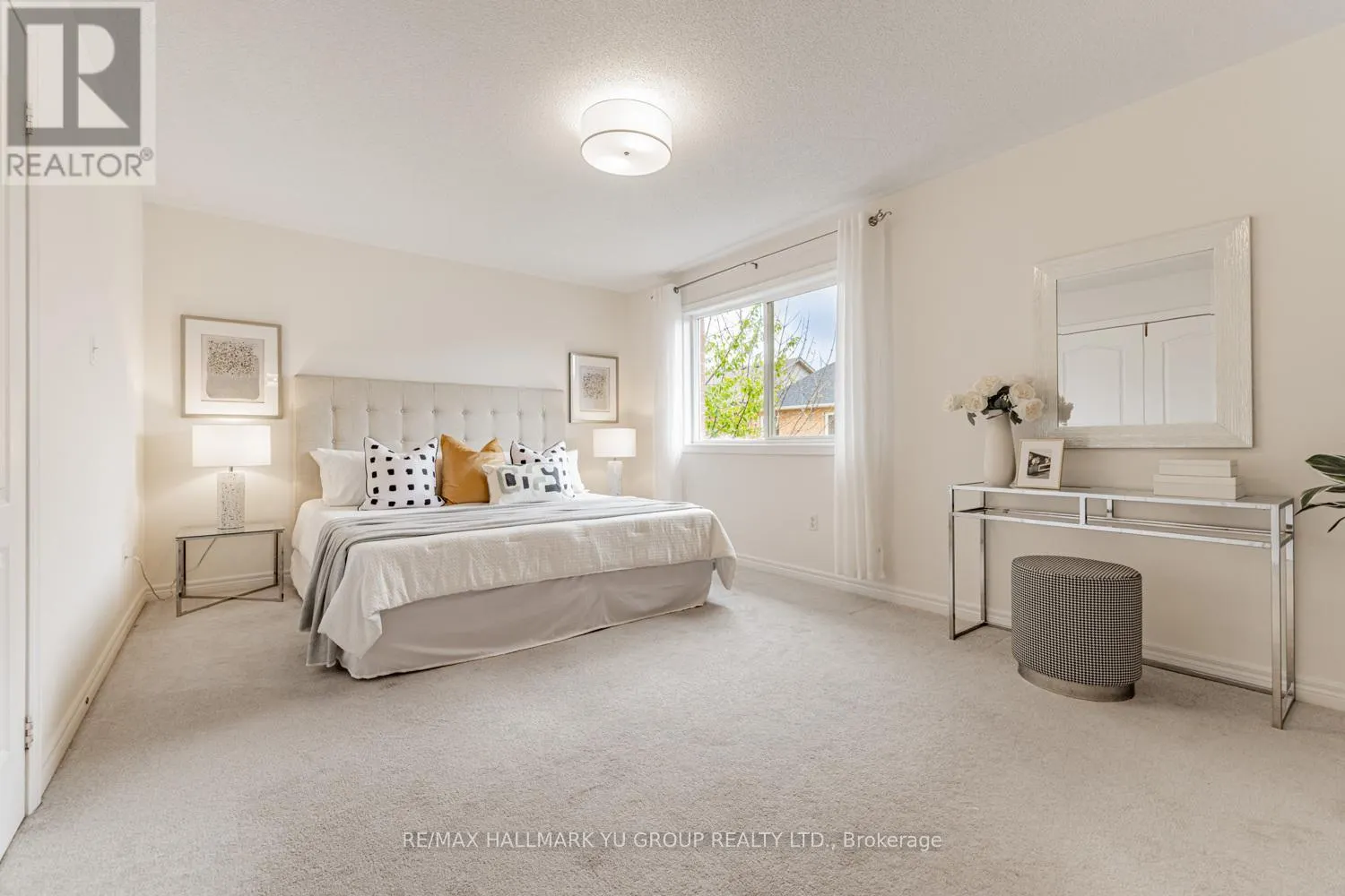 10 PALMETTE DRIVE