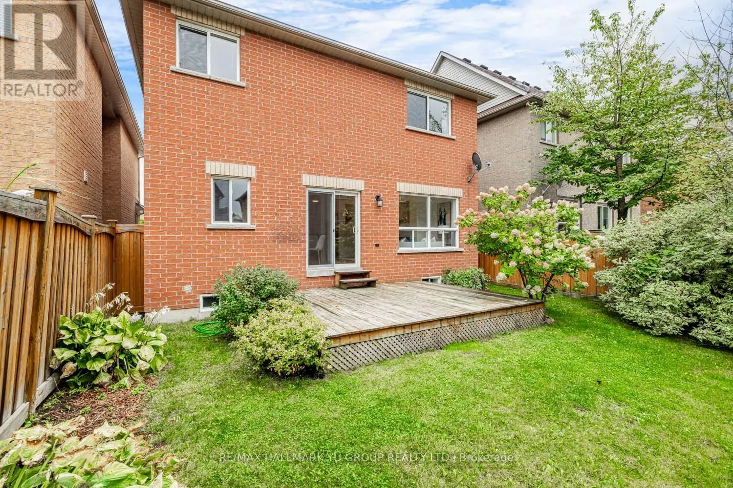 10 PALMETTE DRIVE