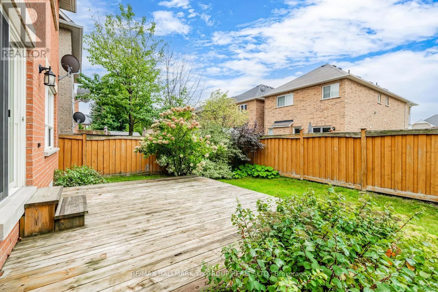 10 PALMETTE DRIVE