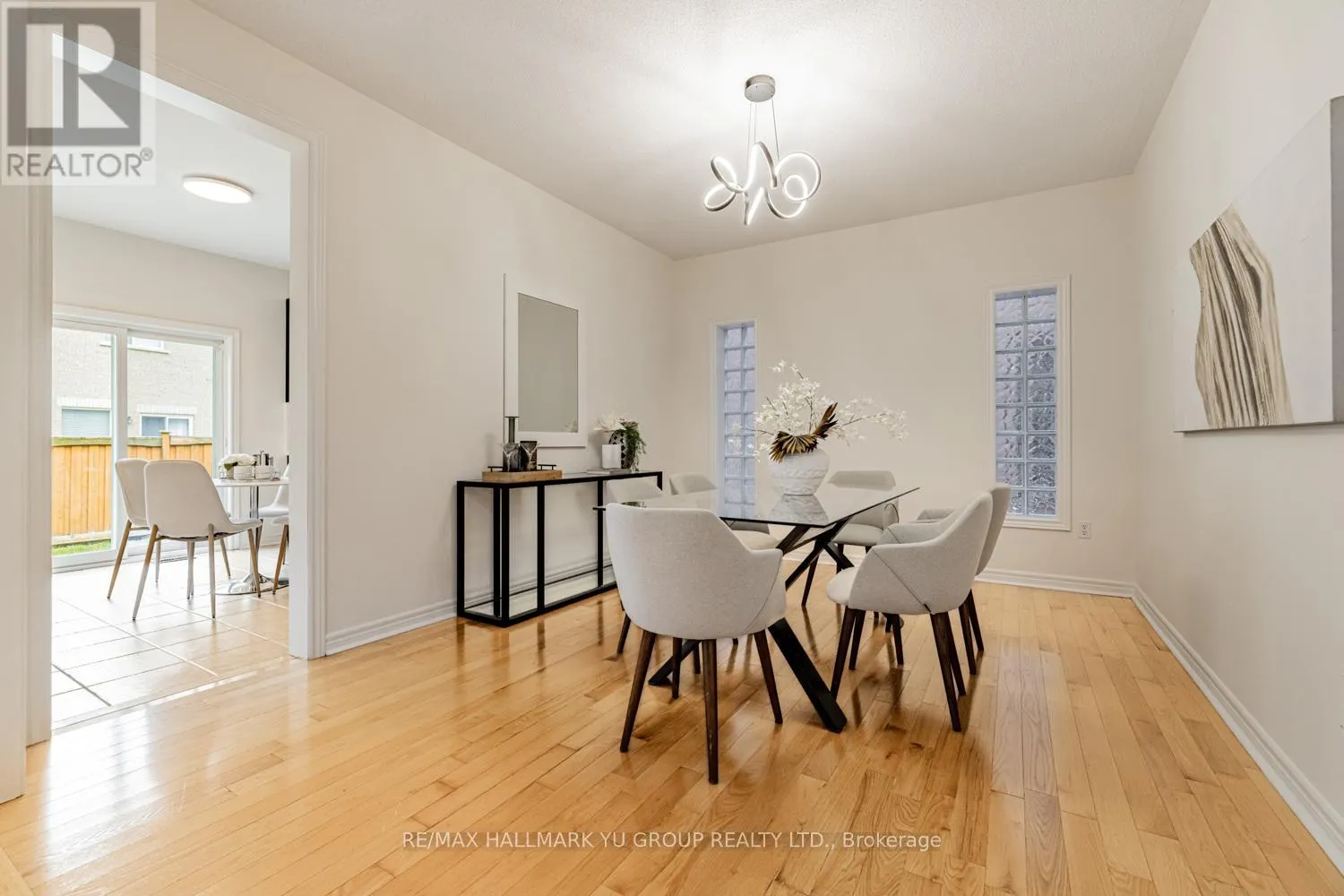 10 PALMETTE DRIVE