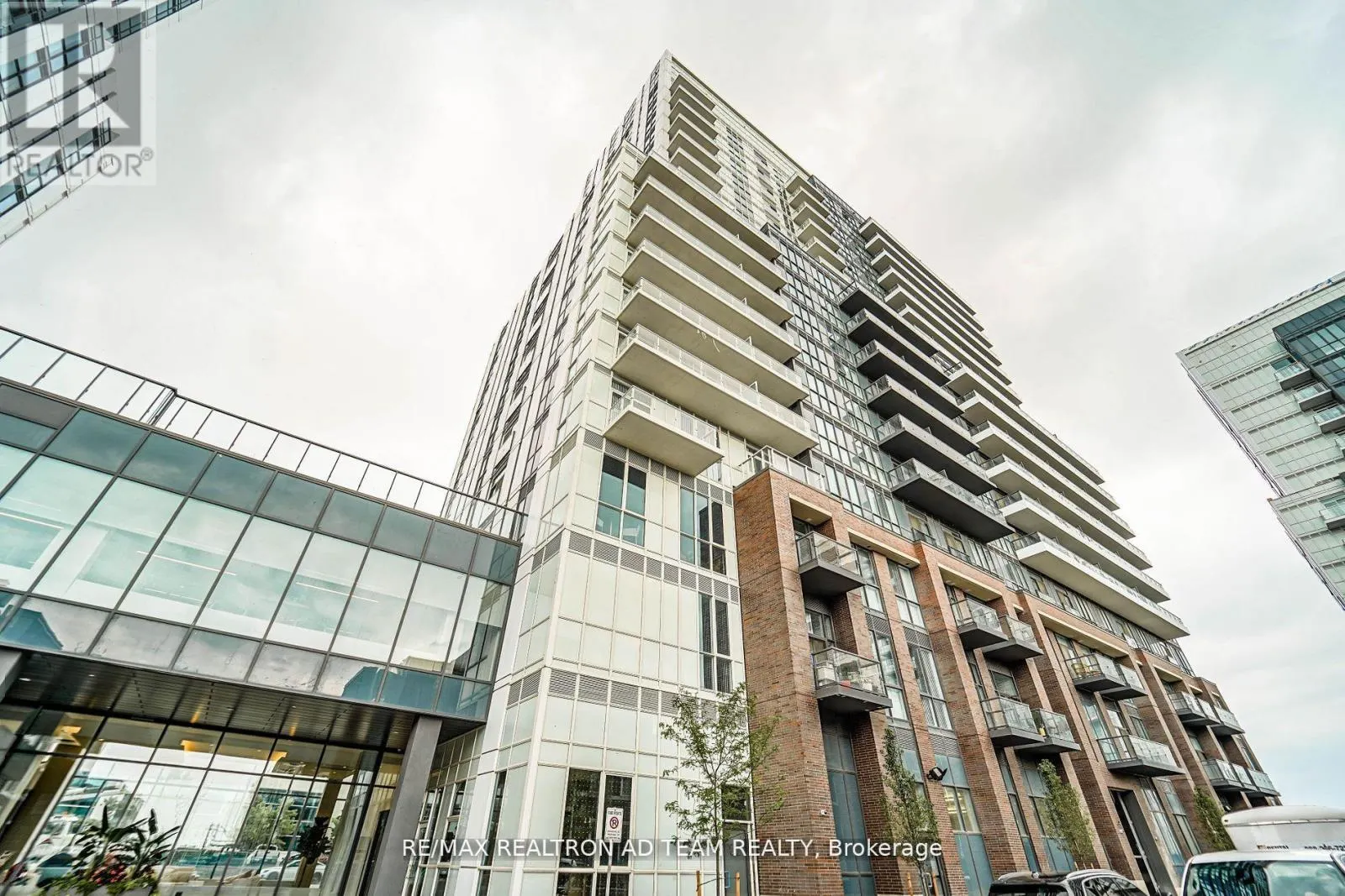 1017 - 38 HONEYCRISP CRESCENT