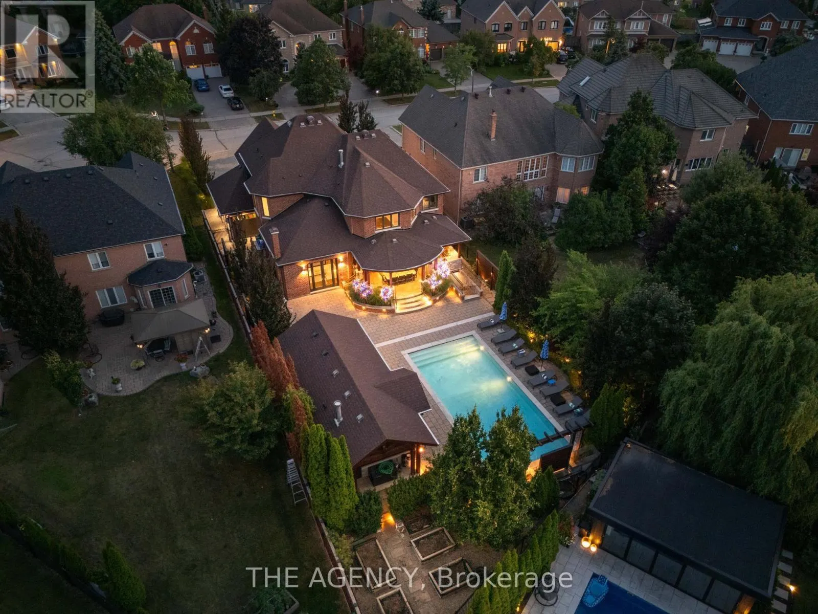 49 BAYSIDE COURT