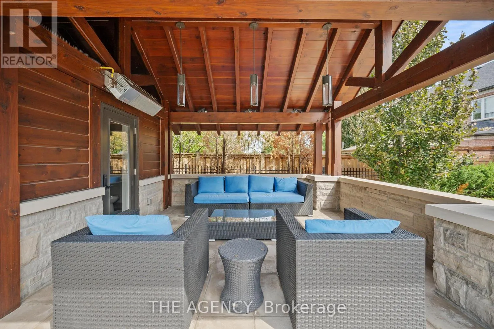 49 BAYSIDE COURT