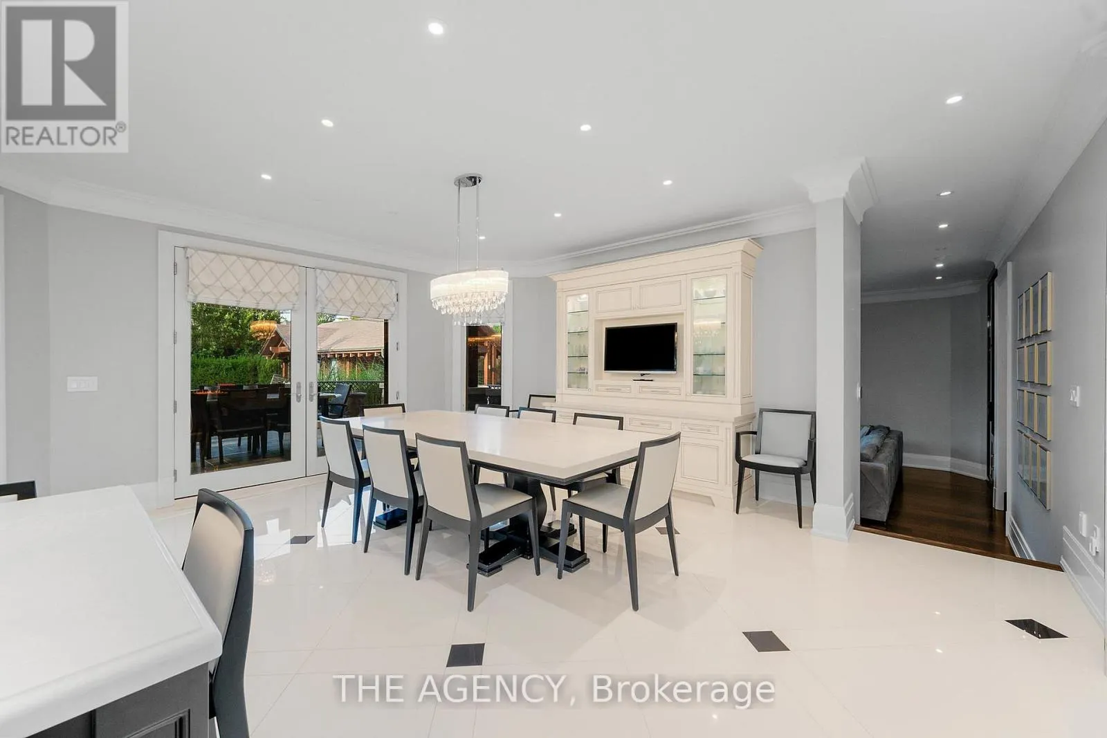 49 BAYSIDE COURT