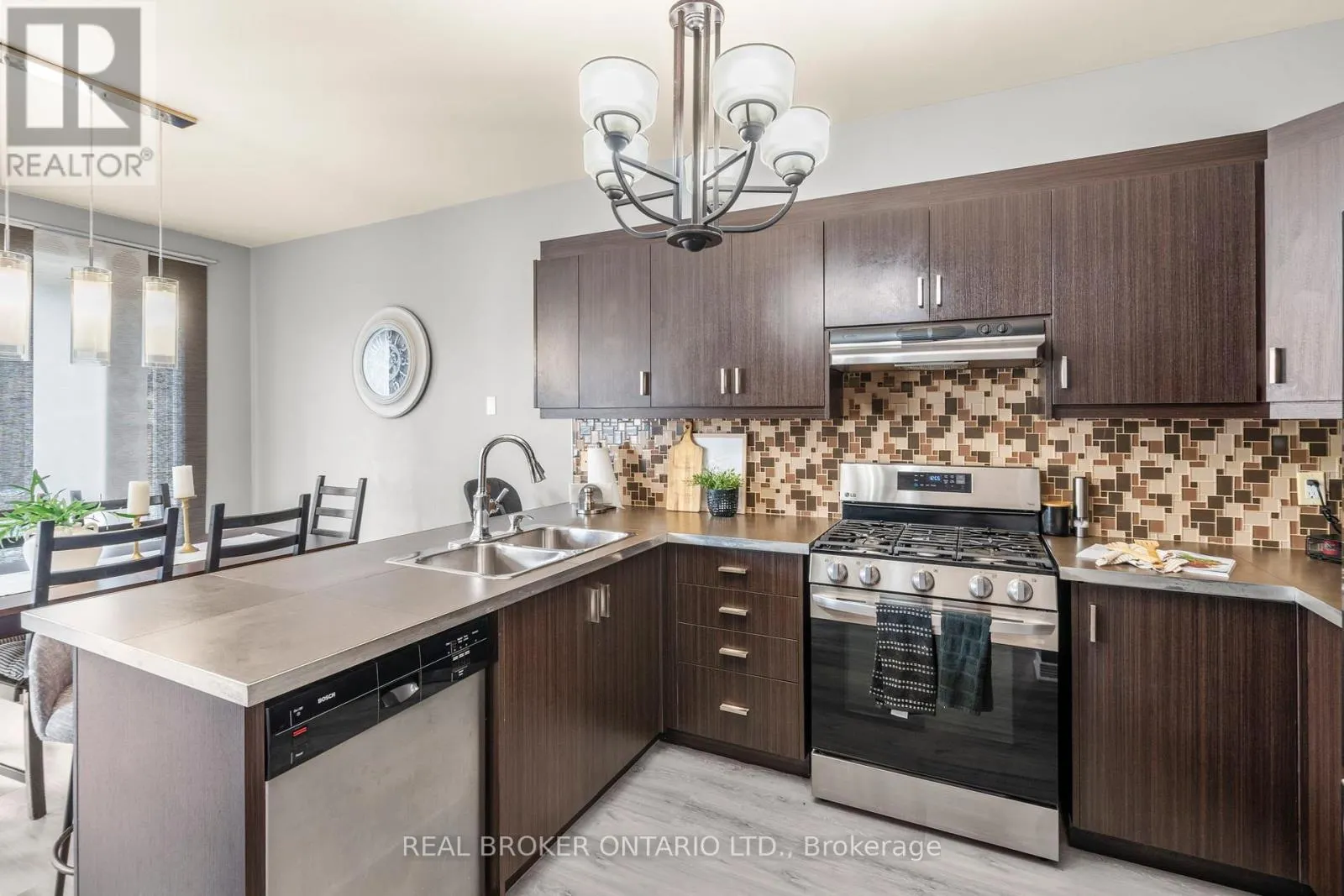 85 LAURIER AVENUE