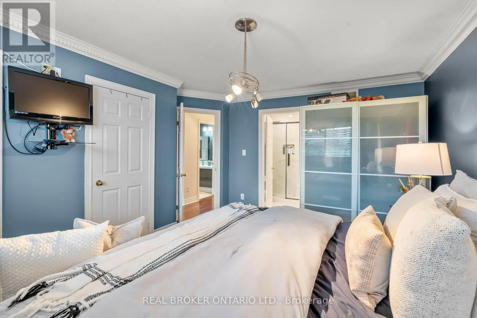 85 LAURIER AVENUE