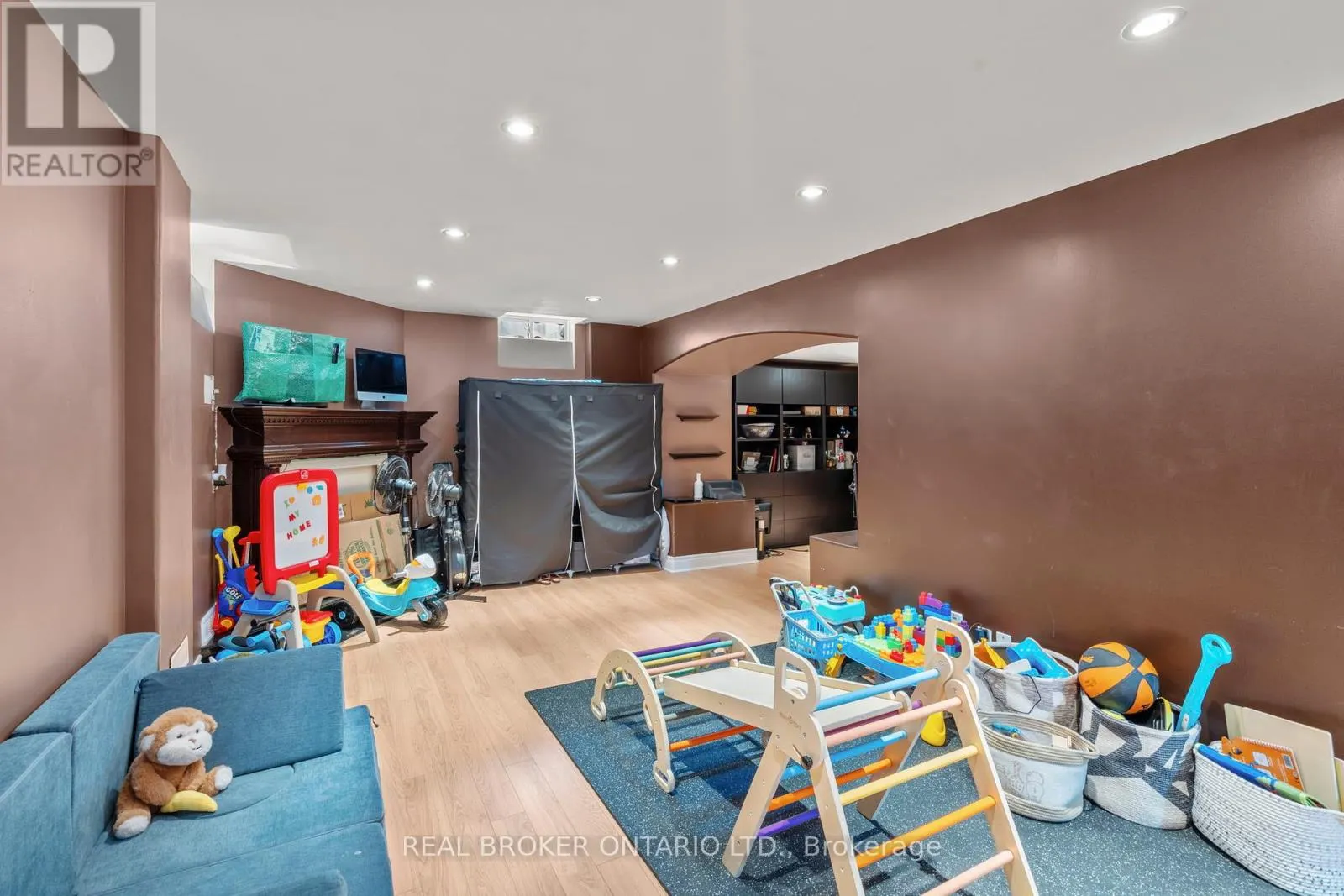 85 LAURIER AVENUE