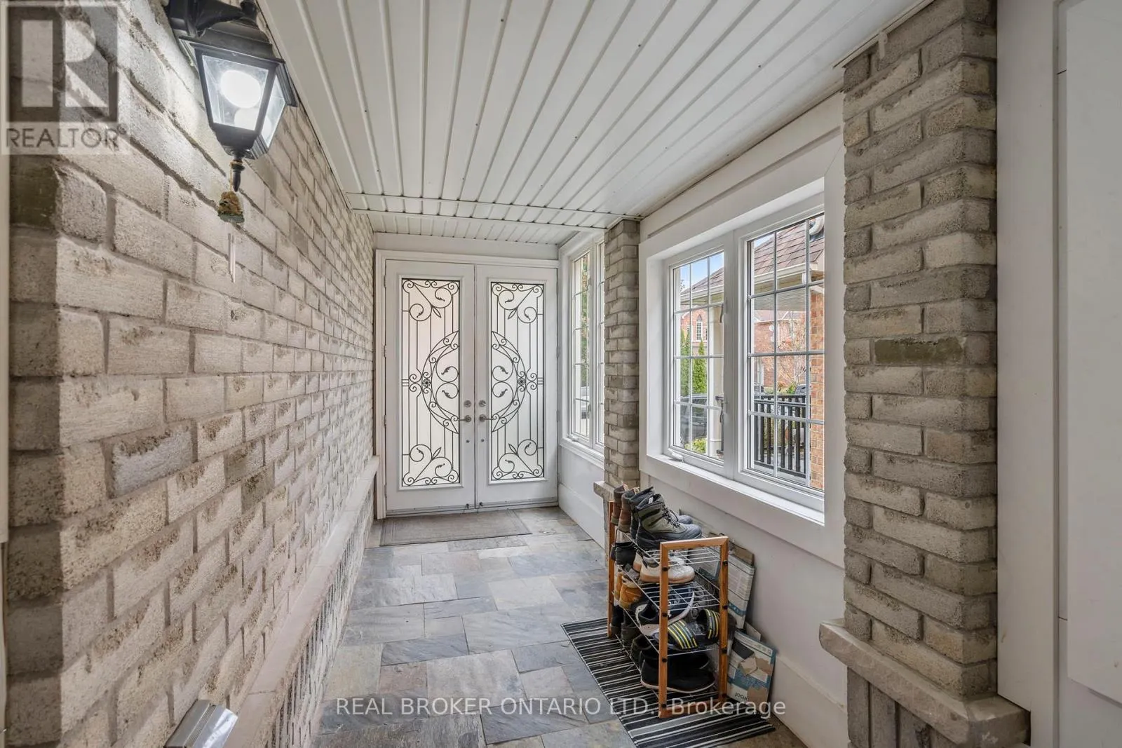 85 LAURIER AVENUE