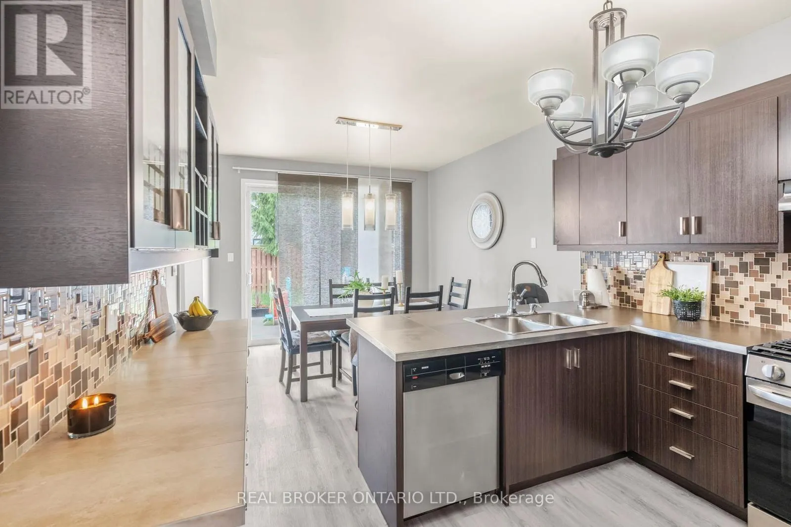 85 LAURIER AVENUE