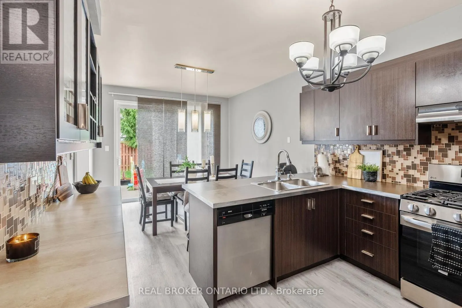 85 LAURIER AVENUE